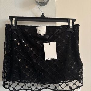 Reformation Viv Skirt Black - Size 4